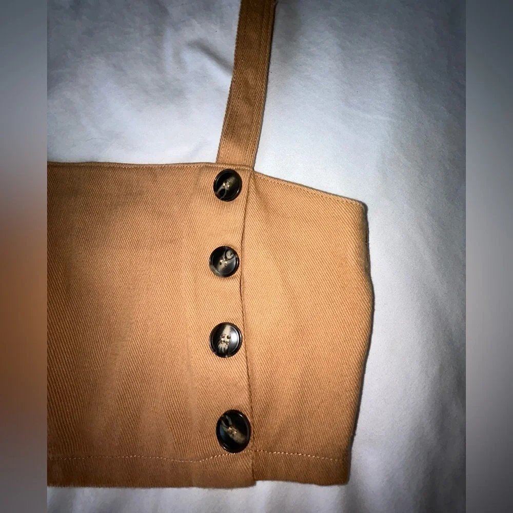 Cropped button tank - Picture 2 of 4